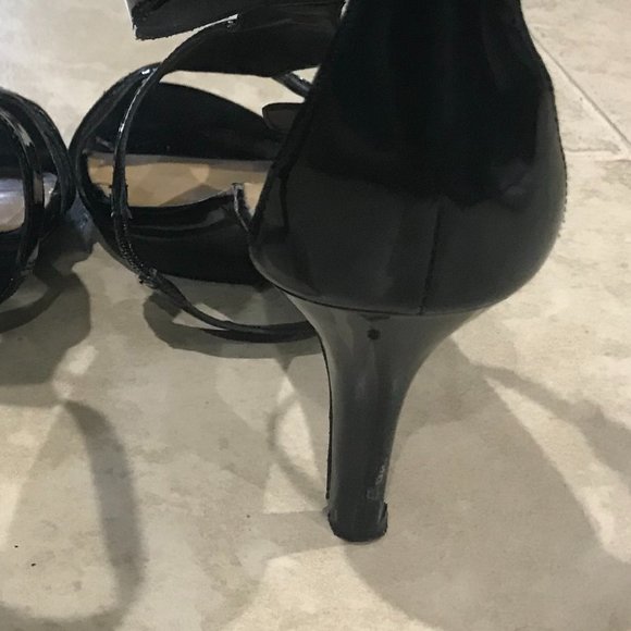 NINE WEST black patent strappy heels, sz 9 - Picture 6 of 7